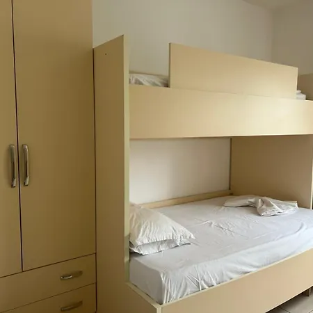 Privat Te Grand Europa Appartement Velipojë